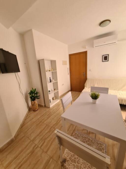 Beautiful Apartment With Patio Torrevieja Exterior foto